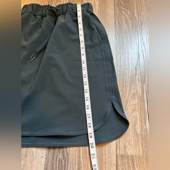 Lululemon On the‎ Fly Skirt - Picture 3 of 9